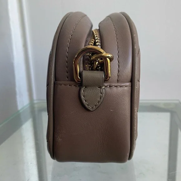 Tory Burch Brown Taupe Kira Quilted Chevron Crossbody Camera Bag w/ Gold Details - Picture 4 of 7